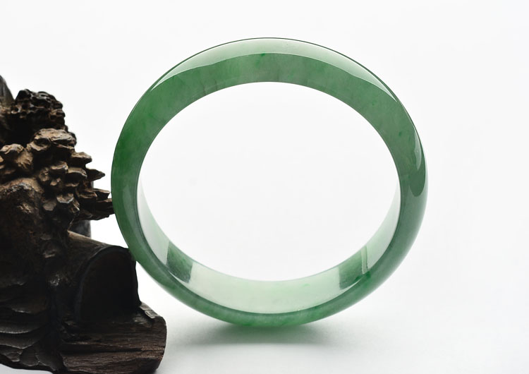 (超值推荐)糯冰种飘翠手镯（56.6mm）