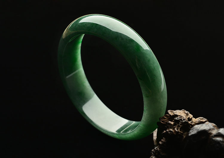 (超值推荐)糯冰种飘翠手镯（55.7mm）
