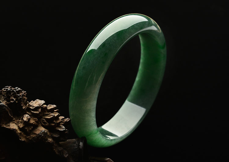 (超值推荐)糯冰种飘翠手镯（55.7mm）