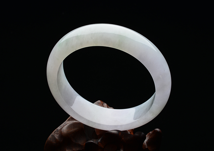 糯冰种淡春带彩手镯（59.5mm）