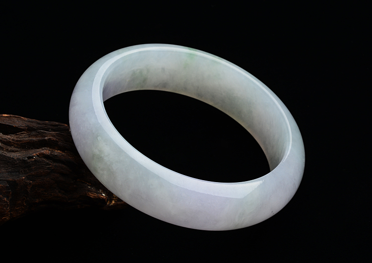 糯冰种淡春带彩手镯（59.5mm）