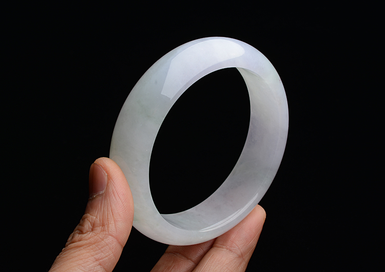 糯冰种淡春带彩手镯（59.5mm）