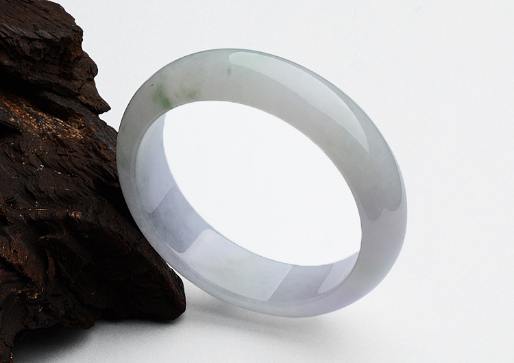糯冰种淡春带彩手镯（59.5mm）