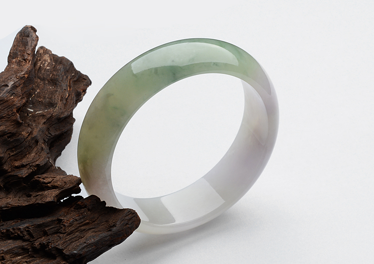 糯冰种淡春带彩手镯（54.8mm）