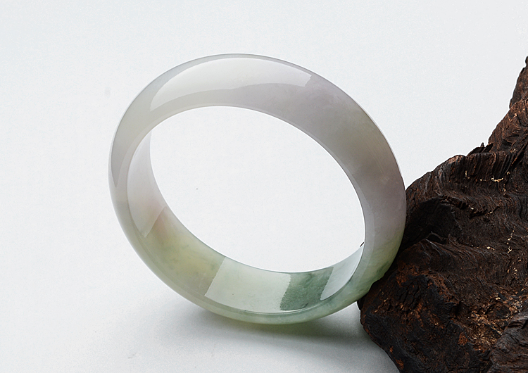 糯冰种淡春带彩手镯（54.8mm）