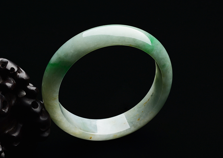 糯冰种晴水略飘翠手镯（58.5mm）