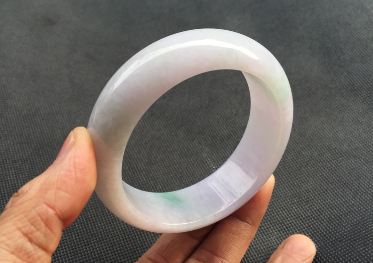 (超值推荐)糯冰种春带彩手镯（58.8mm）