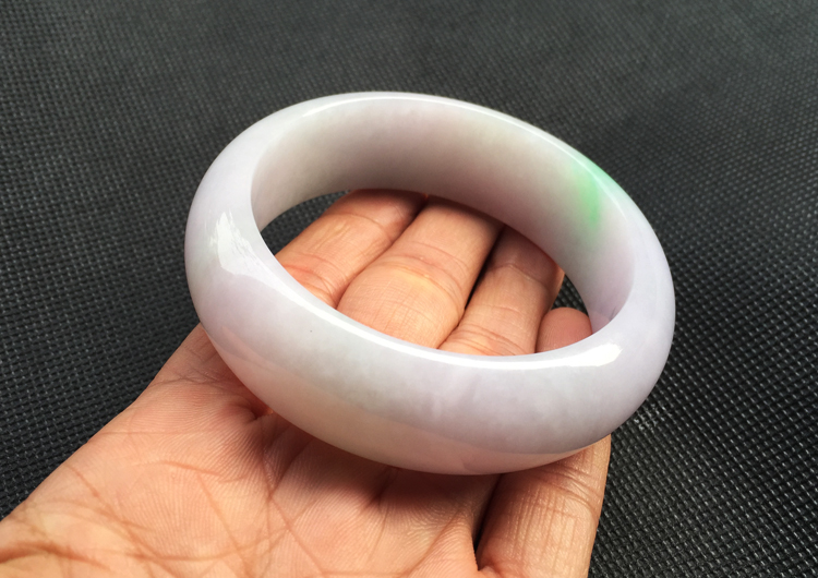 (超值推荐)糯冰种春带彩手镯（58.8mm）