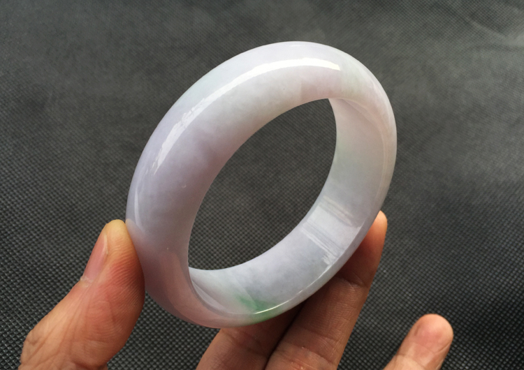 (超值推荐)糯冰种春带彩手镯（58.8mm）