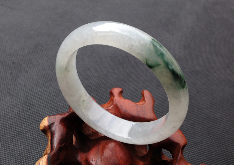 糯冰种飘花贵妃镯（52.8mm-49mm）