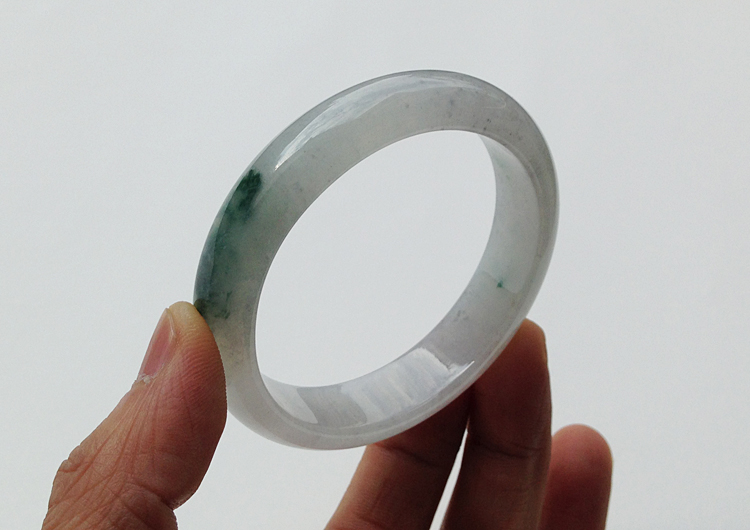 糯冰种飘花贵妃镯（52.8mm-49mm）