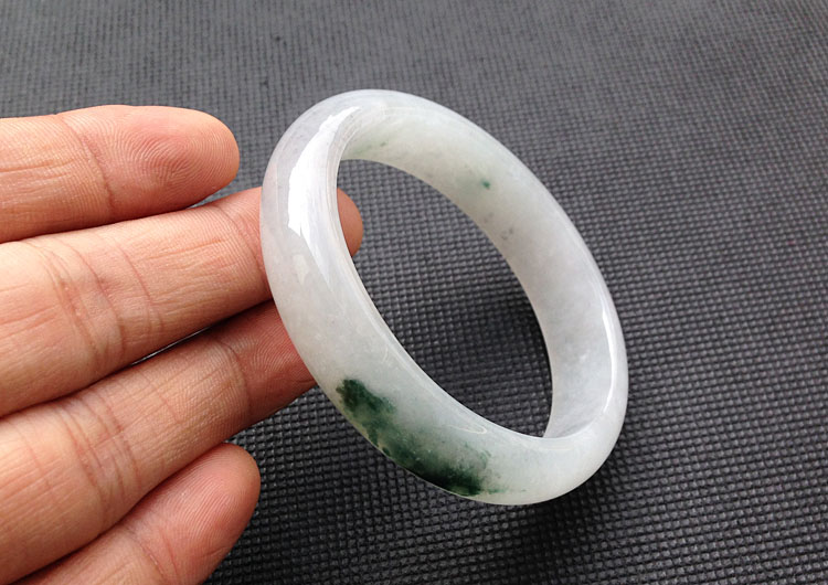 糯冰种飘花贵妃镯（52.8mm-49mm）