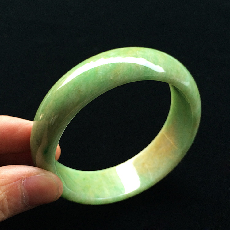 （超值推荐）细糯种黄加绿手镯（58mm）