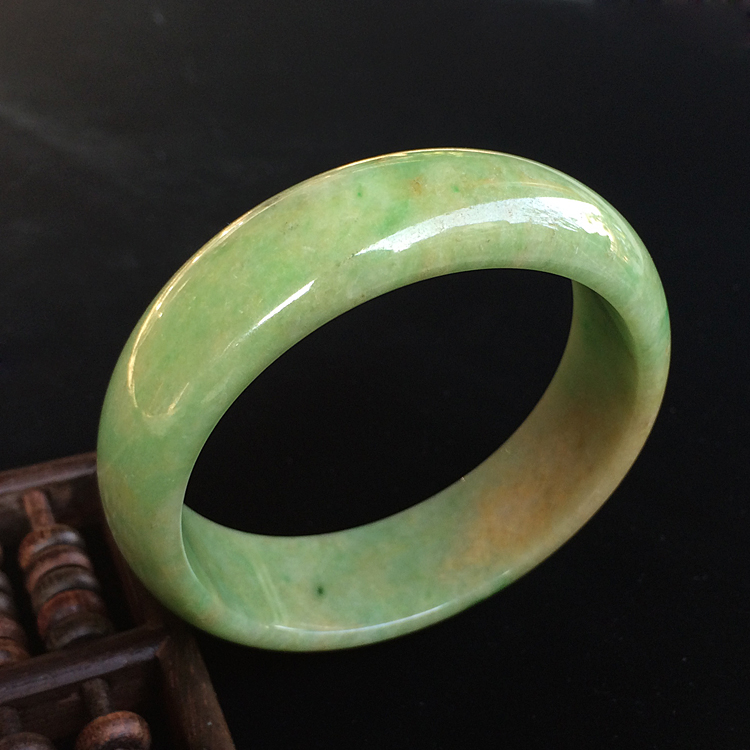 （超值推荐）细糯种黄加绿手镯（58mm）