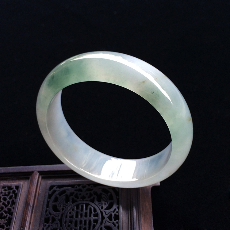 (超值推荐)冰种晴水飘花手镯（57.3mm）