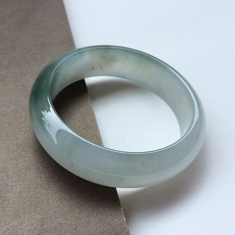 (超值推荐)冰种晴水飘花手镯（57.3mm）