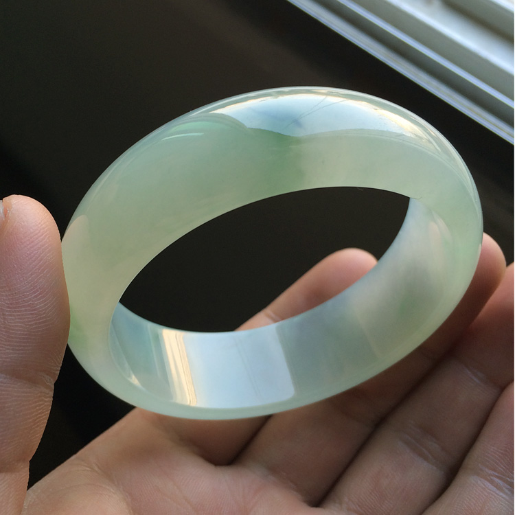 冰种晴水略飘花手镯（56.6mm）