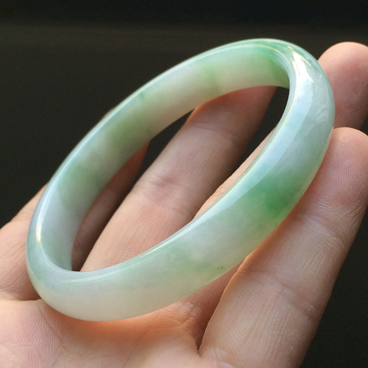 (超值推荐)糯冰种飘花贵妃镯（57.6mm-50.5mm）