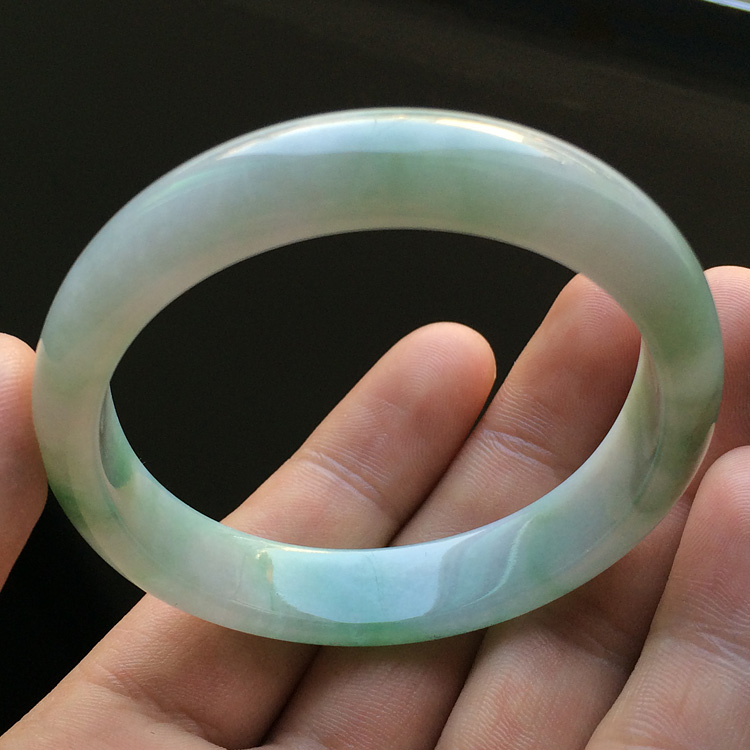 (超值推荐)糯冰种飘花贵妃镯（57.6mm-50.5mm）