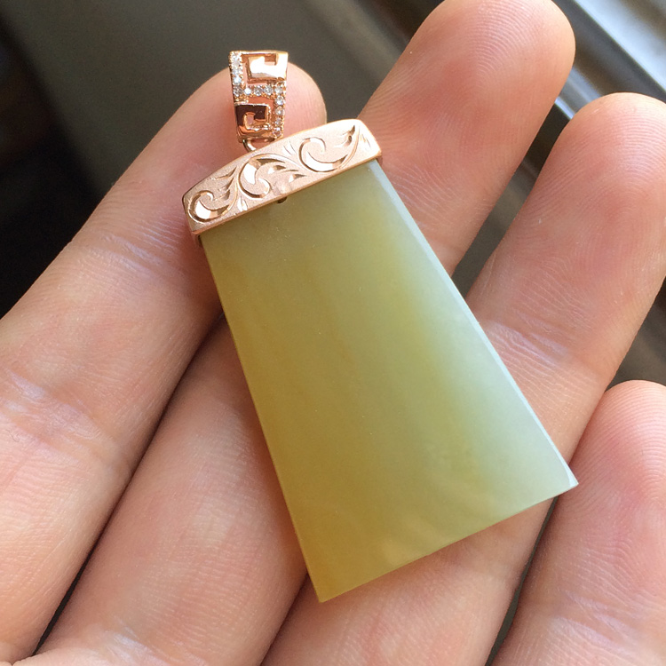 糯冰种黄翡素牌挂件