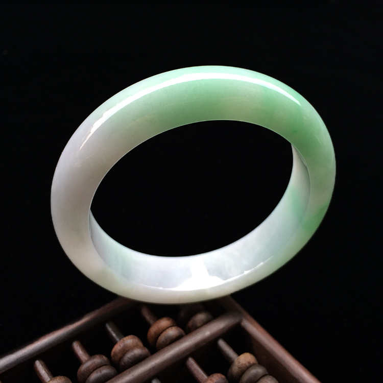 （超值推荐）糯冰种飘翠手镯（56mm）