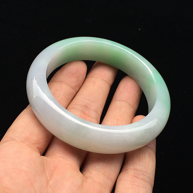 （超值推荐）糯冰种飘翠手镯（56mm）