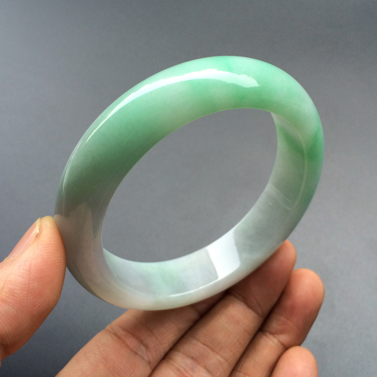 （超值推荐）糯冰种飘翠手镯（56mm）