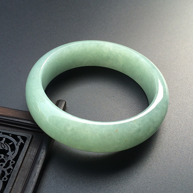 （超值推荐）糯冰种豆色手镯（59mm）