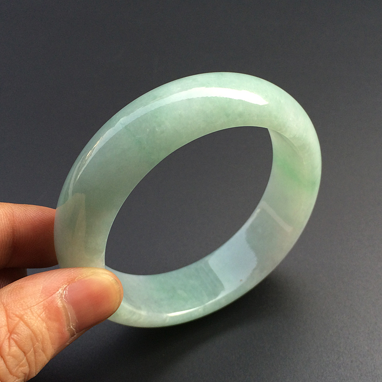 （超值推荐）糯冰种豆色手镯（58mm）
