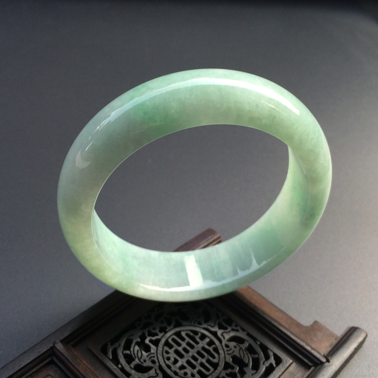 （超值推荐）糯冰种豆色手镯（58mm）