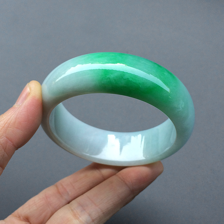 糯冰种翠色手镯（56.5mm）