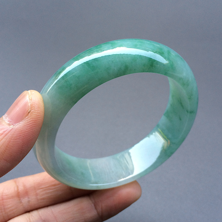 (超值推荐)糯冰种飘翠手镯（55.5mm）