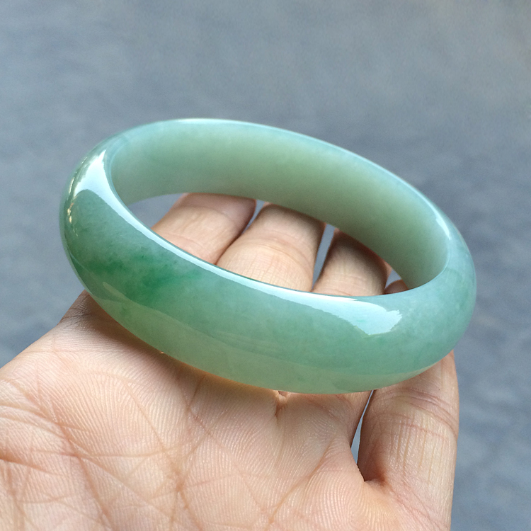 (超值推荐)糯冰种飘翠手镯（60.3mm）