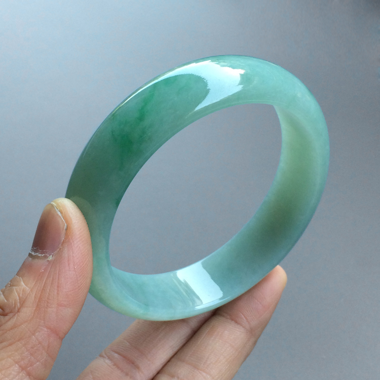 (超值推荐)糯冰种飘翠手镯（60.3mm）