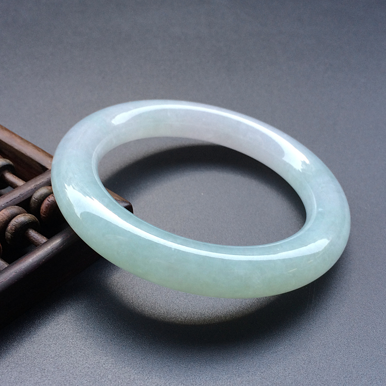(超值推荐)糯冰种晴水圆条手镯（55.8mm）