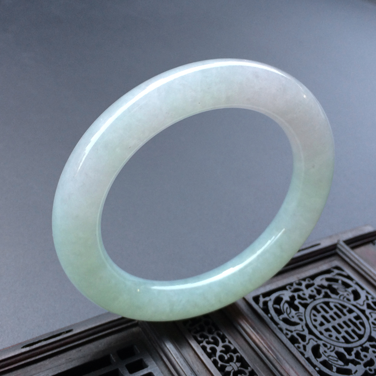 (超值推荐)糯冰种晴水圆条手镯（55.8mm）
