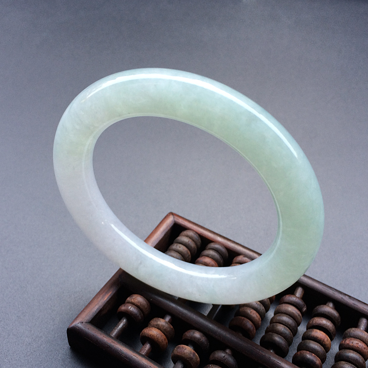 (超值推荐)糯冰种晴水圆条手镯（55.8mm）