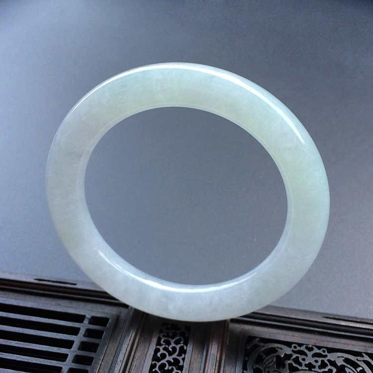 (超值推荐)糯冰种晴水圆条手镯（56.1mm）