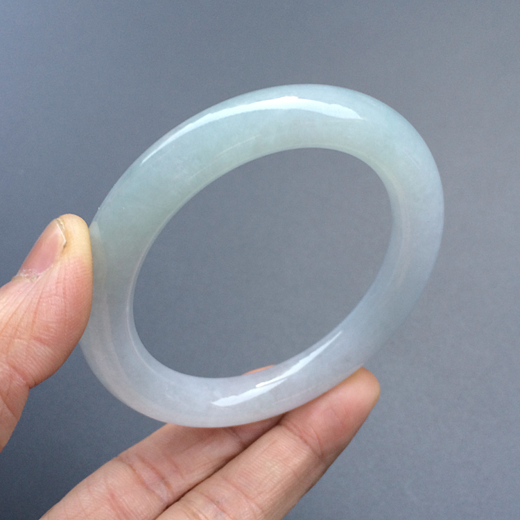 (超值推荐)糯冰种晴水圆条手镯（56.1mm）