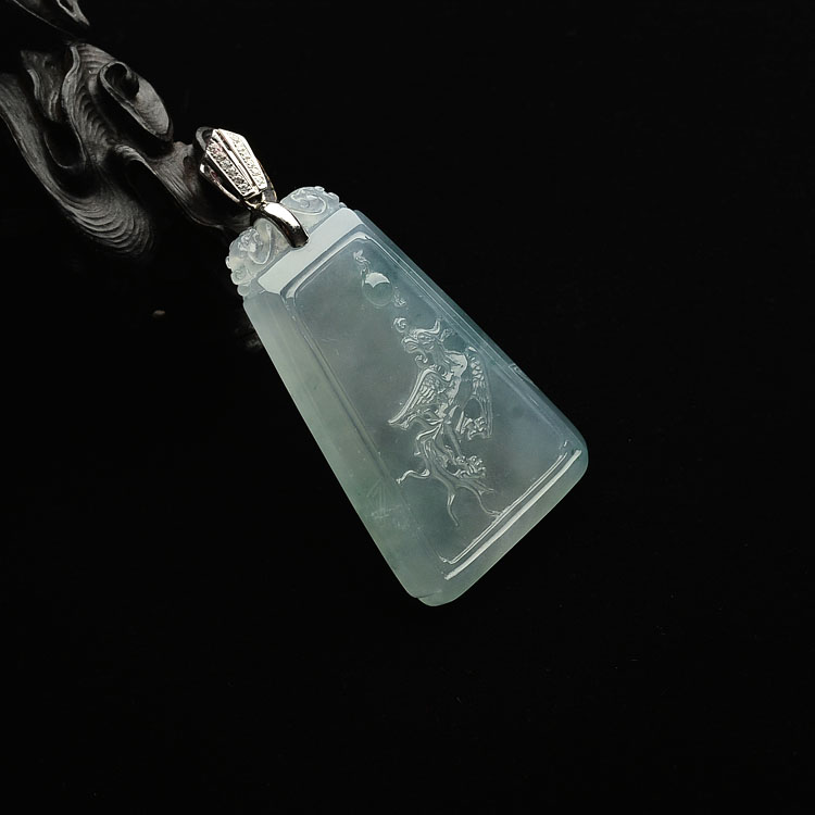 冰种晴水略飘花凤牌挂件（金扣）