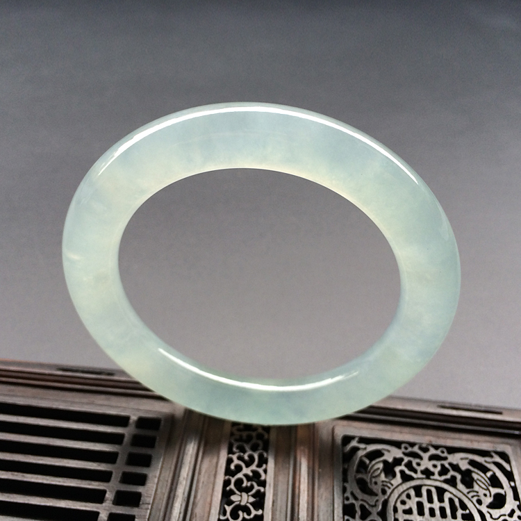 (超值推荐)冰种淡晴水圆条手镯（56mm）