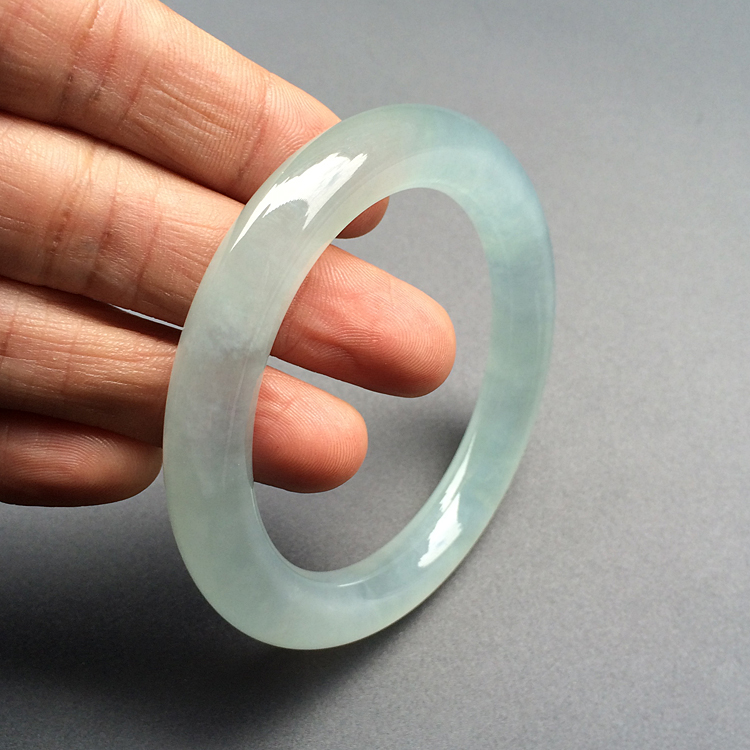 (超值推荐)冰种淡晴水圆条手镯（56mm）