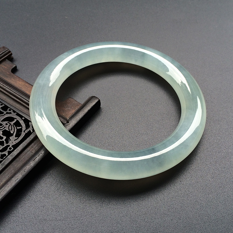 (超值推荐)冰种淡晴水圆条手镯（56mm）