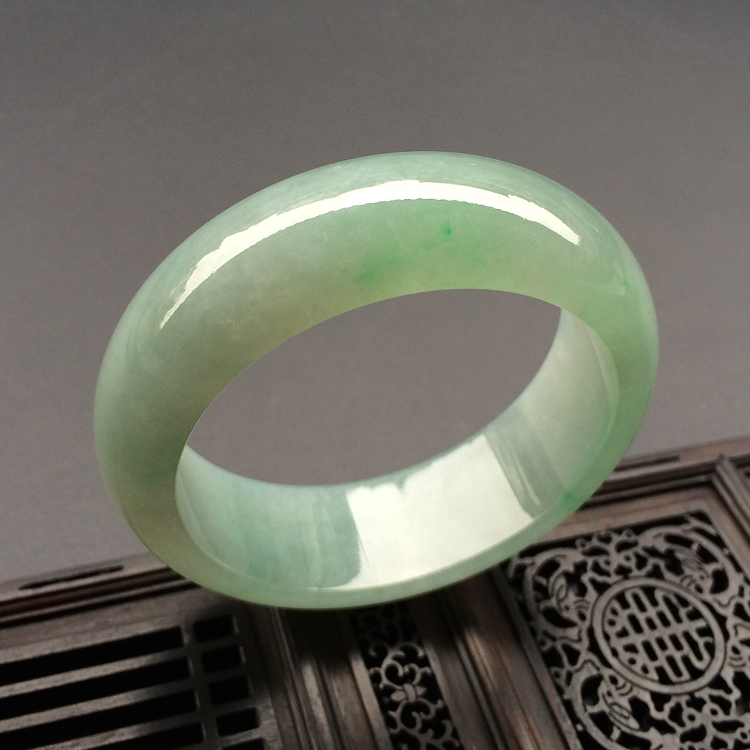 (超值推荐)糯冰种晴水飘翠手镯（55.5mm）
