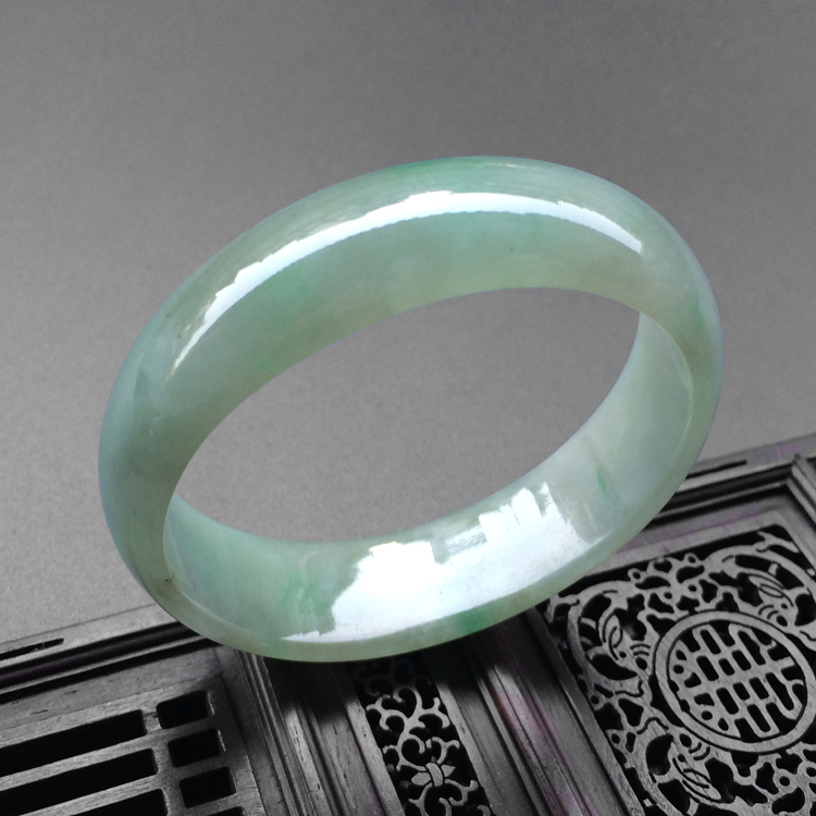 糯冰种飘花贵妃镯（54.5mm-48.7mm）