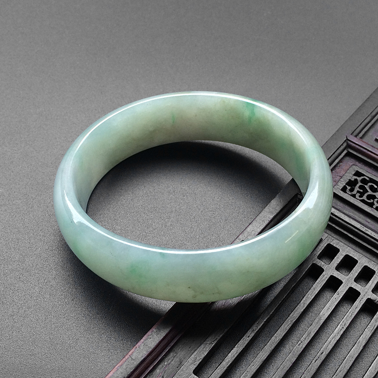 糯冰种飘花贵妃镯（54.5mm-48.7mm）