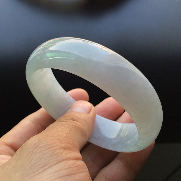 (超值推荐)糯冰种淡晴水手镯（58.4mm）