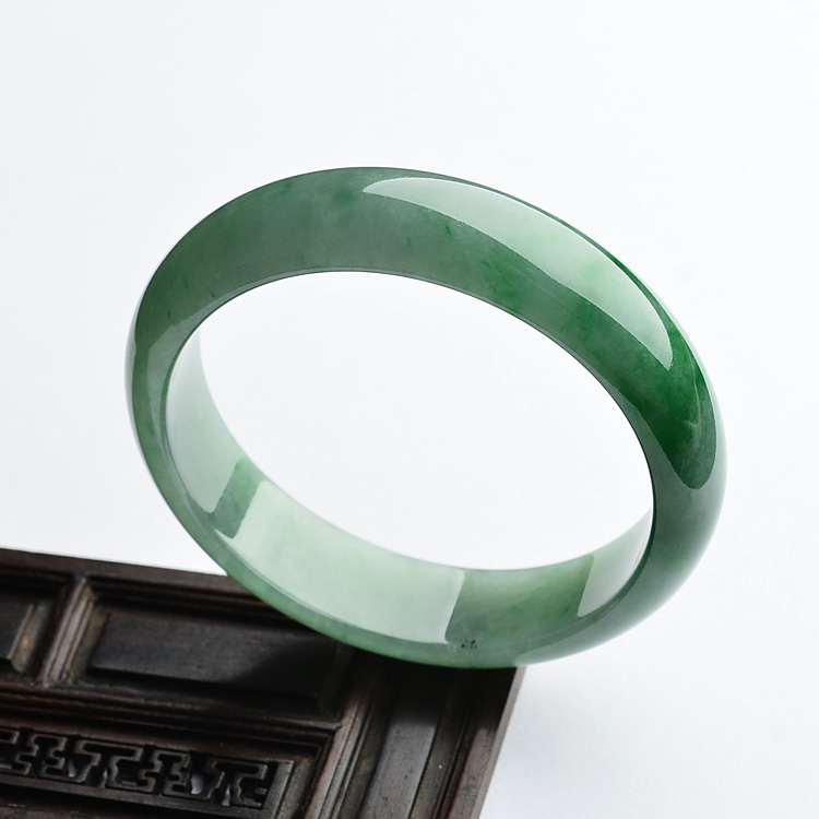 (超值推荐)糯冰种翠色手镯（57.6mm）