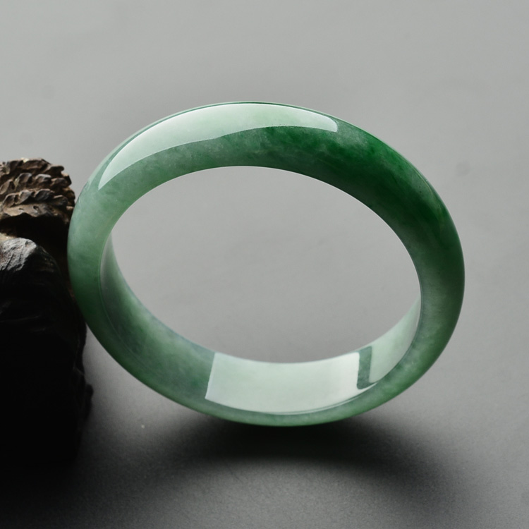 (超值推荐)糯冰种翠色手镯（57.6mm）