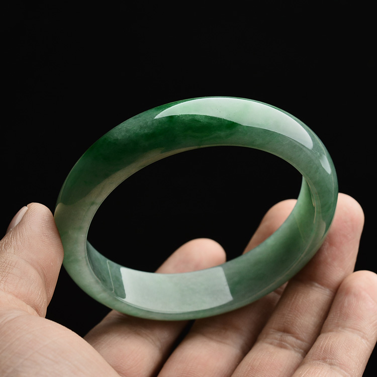 (超值推荐)糯冰种翠色手镯（57.6mm）
